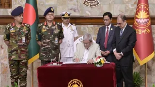 দাপ্তরিক কার্যক্রম শুরু করলেন রাষ্ট্রপতি মির্জা ফখরুল
