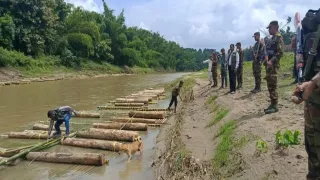 লক্ষ্মীছড়িতে সেনা অভিযানে ১৬ লাখ টাকার গাছ-বাঁশ উদ্ধার